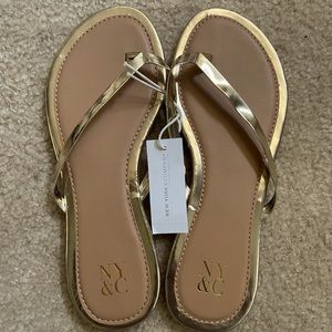 New York and Company Gold Sandals Size 7 NWT